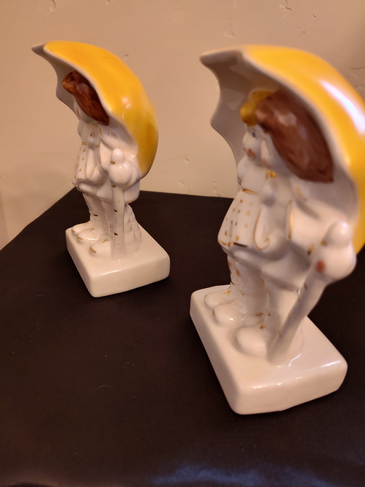 Knox Imperial Pair Of Figurines Of Boy &Girl Under An Umbrella, Approx. 6″ Tall.