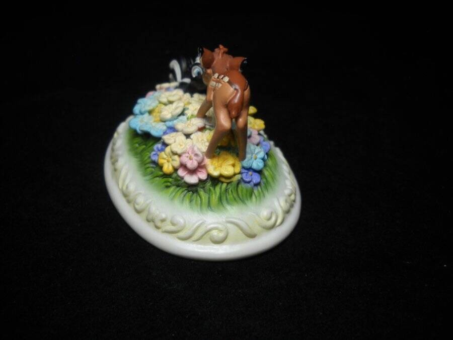 Very Rare Disney Showcase 1st Sampling “Bambi Meets Flower” Figure Excellent