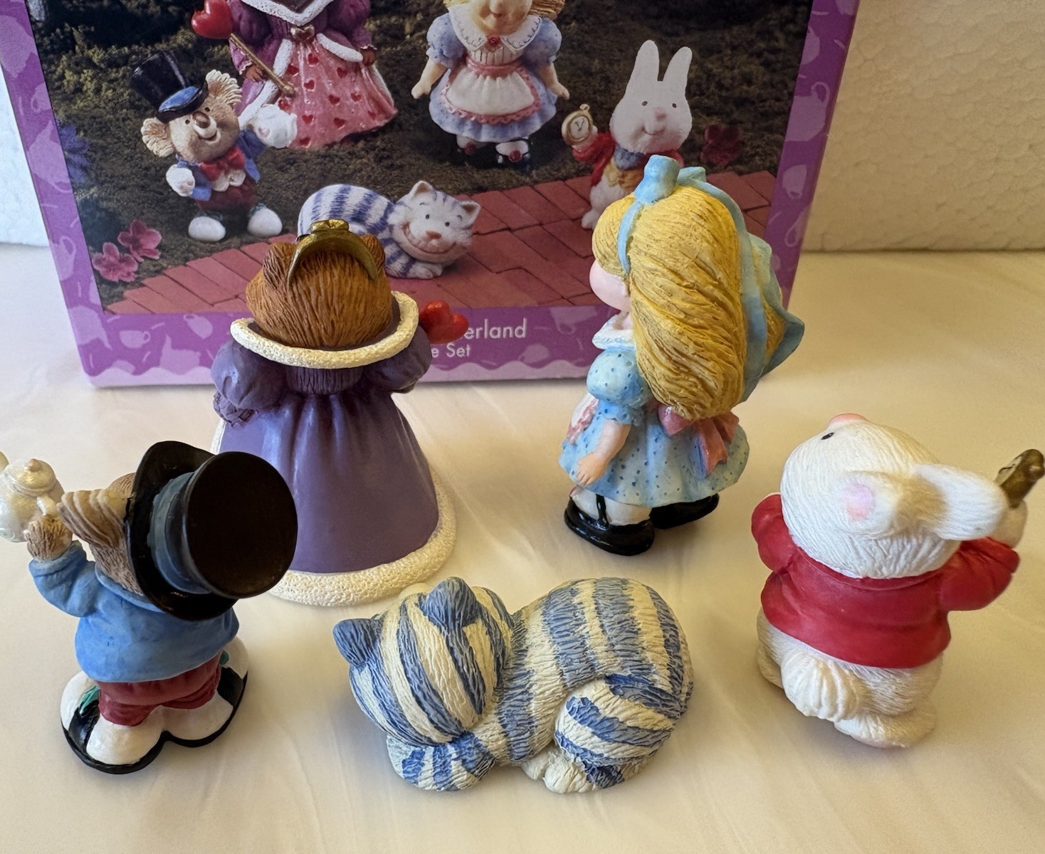 Hallmark Merry Miniatures “Alice in Wonderland” 5-piece set 1996 MINT IN BOX