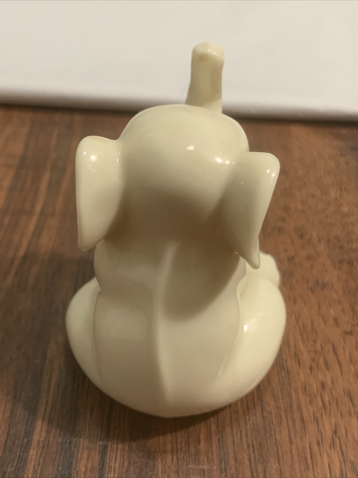 Lennox Handcrafted Thailand Small Elephant Figurine 22k Trim White 2 3/4”