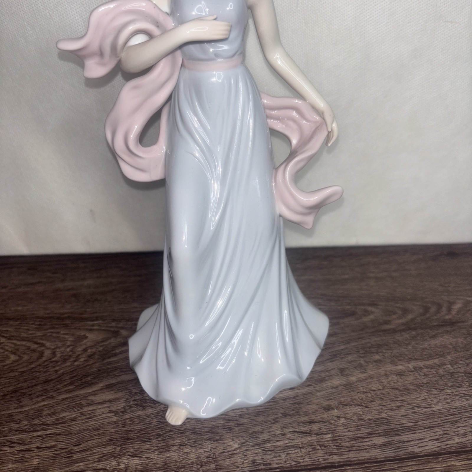 Elegant Porcelain Woman Figurine With Flowing Gown And Scarf 9 In Tall Vintage