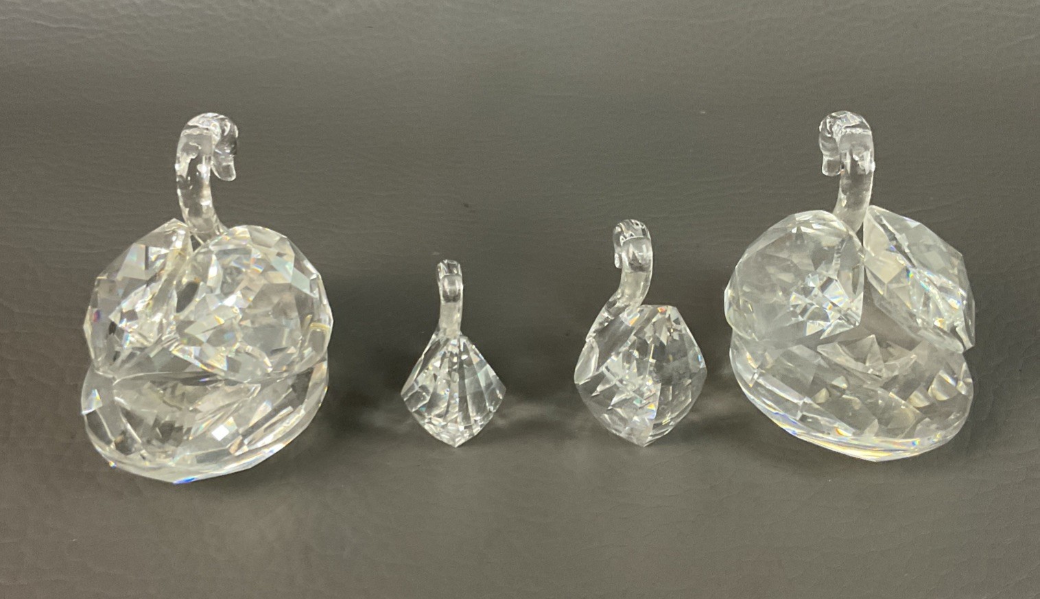 Swarovski Crystal 2 Swan & 2 Babies Set