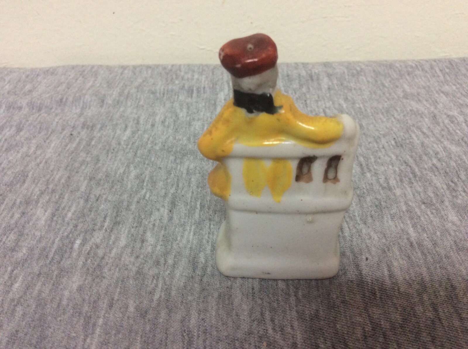 Vintage Porcelain Colonial Siting Man & Woman 2.5” Figurines Japan