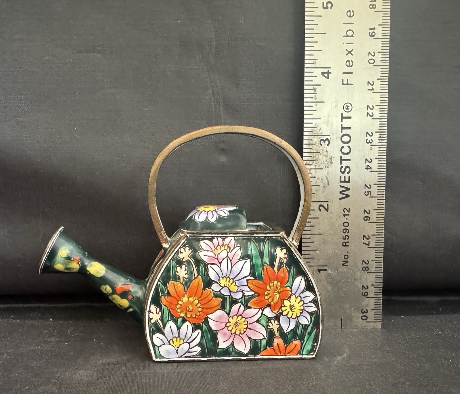 Vintage 1999 KELVIN CHEN #24 Enamel W/Flowers Watering Can RETIRED MINT
