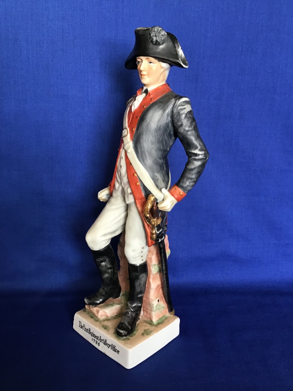 ANDREA BY SADEK “THE FIRST REGIMENT ARTILLERY OFFICER 1786” FIGURE MADE IN JAPAN