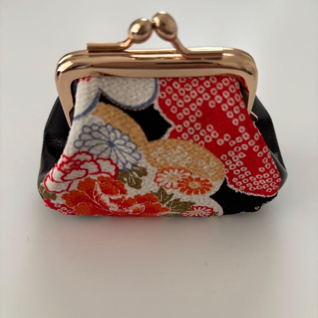 Black & Gold Japanese Floral Coin Pouch 2.6 x 3.1 in Gamakuchi