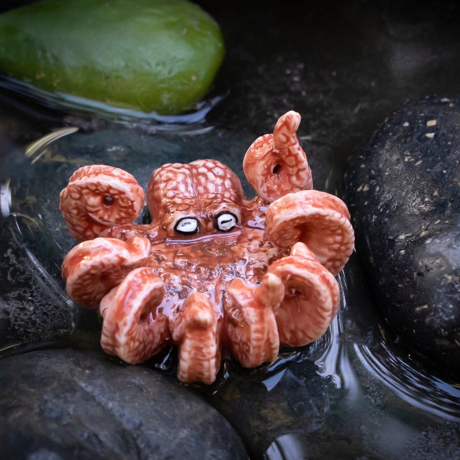Little Critterz Octopus “Jet” – miniature porcelain figurine