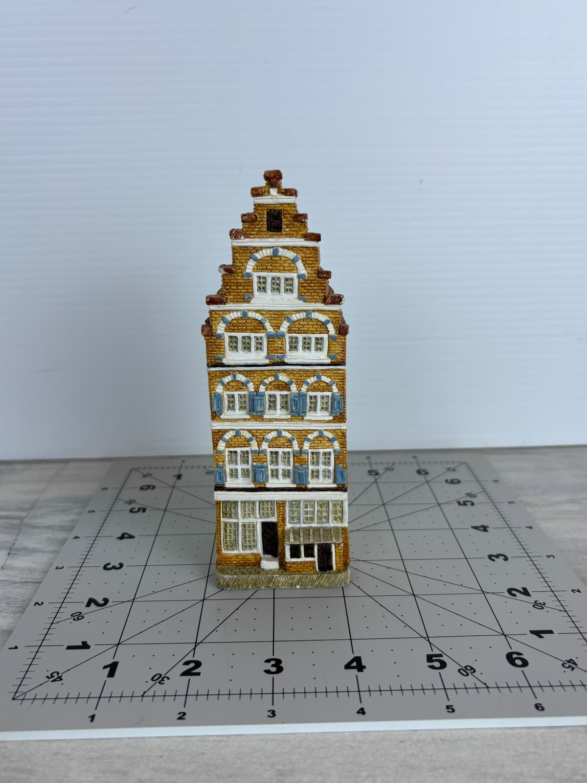 Dutch Miniature Canal House John Hine Leeuwenburgh Paul Williams 6 in Tall