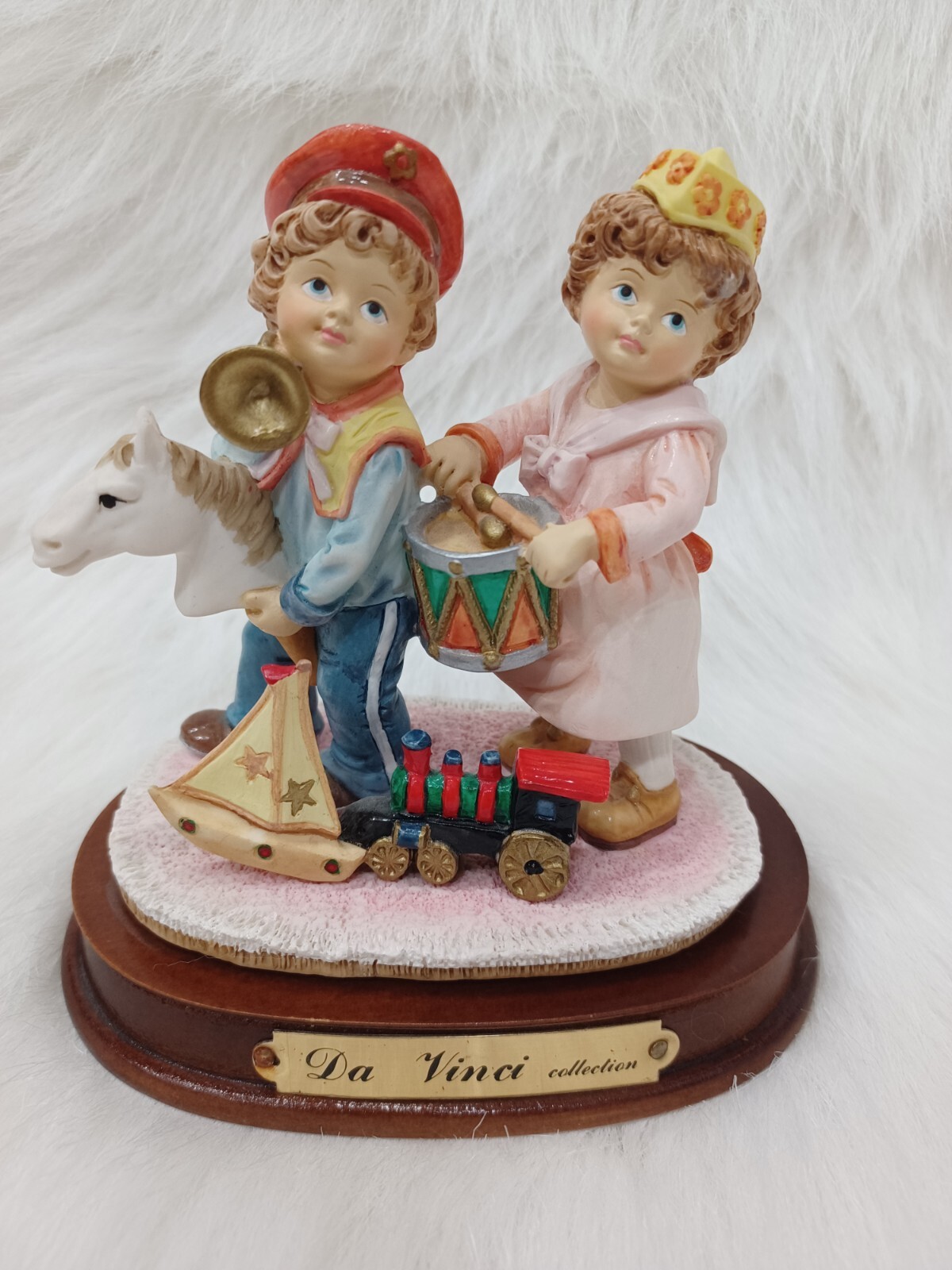 Antique VINCI COLLECTION Boy and Girl Fine Porcelain Figurine Wood Base
