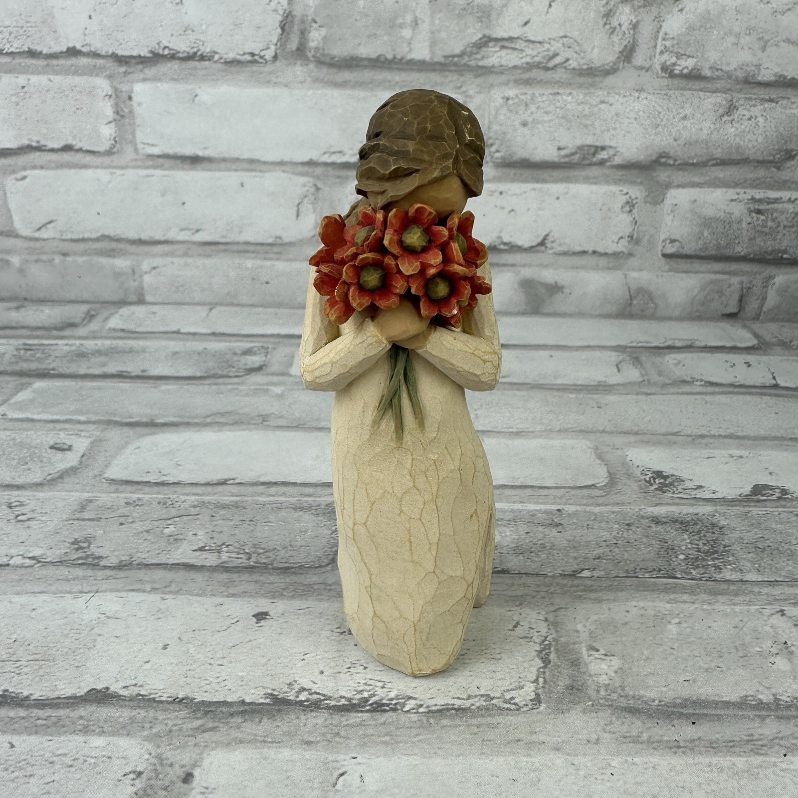 Willow Tree Demdaco Susan Lordi – Surrounded by Love 5.5″ Figurine