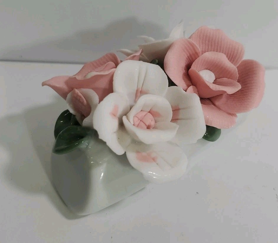 Vintage Capodimonte Style Pink Porcelain Rose Figure 3D Roses Romantic Decor 3.5