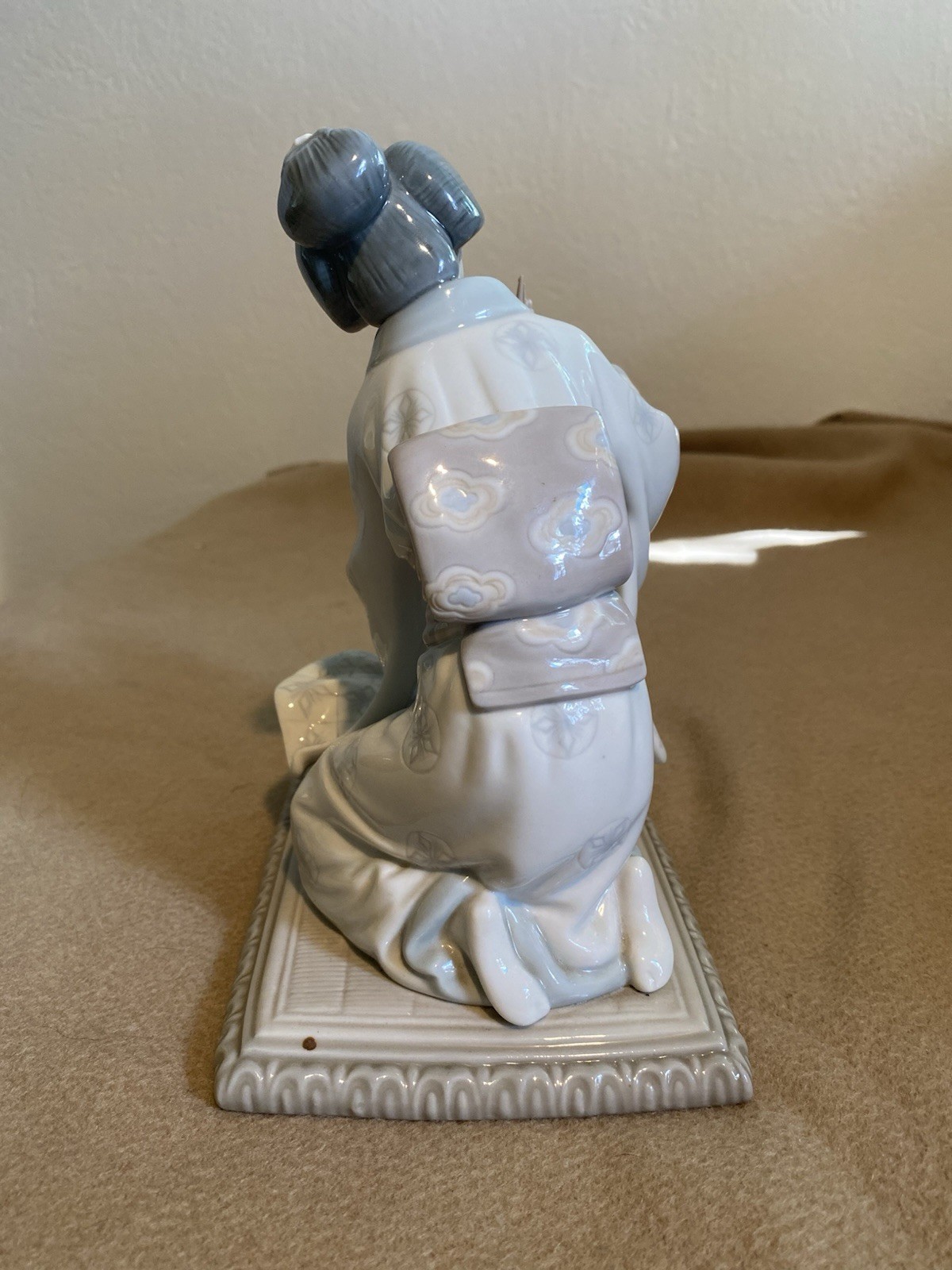 Lladro Japanese Girl Decorating Geisha Flower Arranger 4840 Figurine