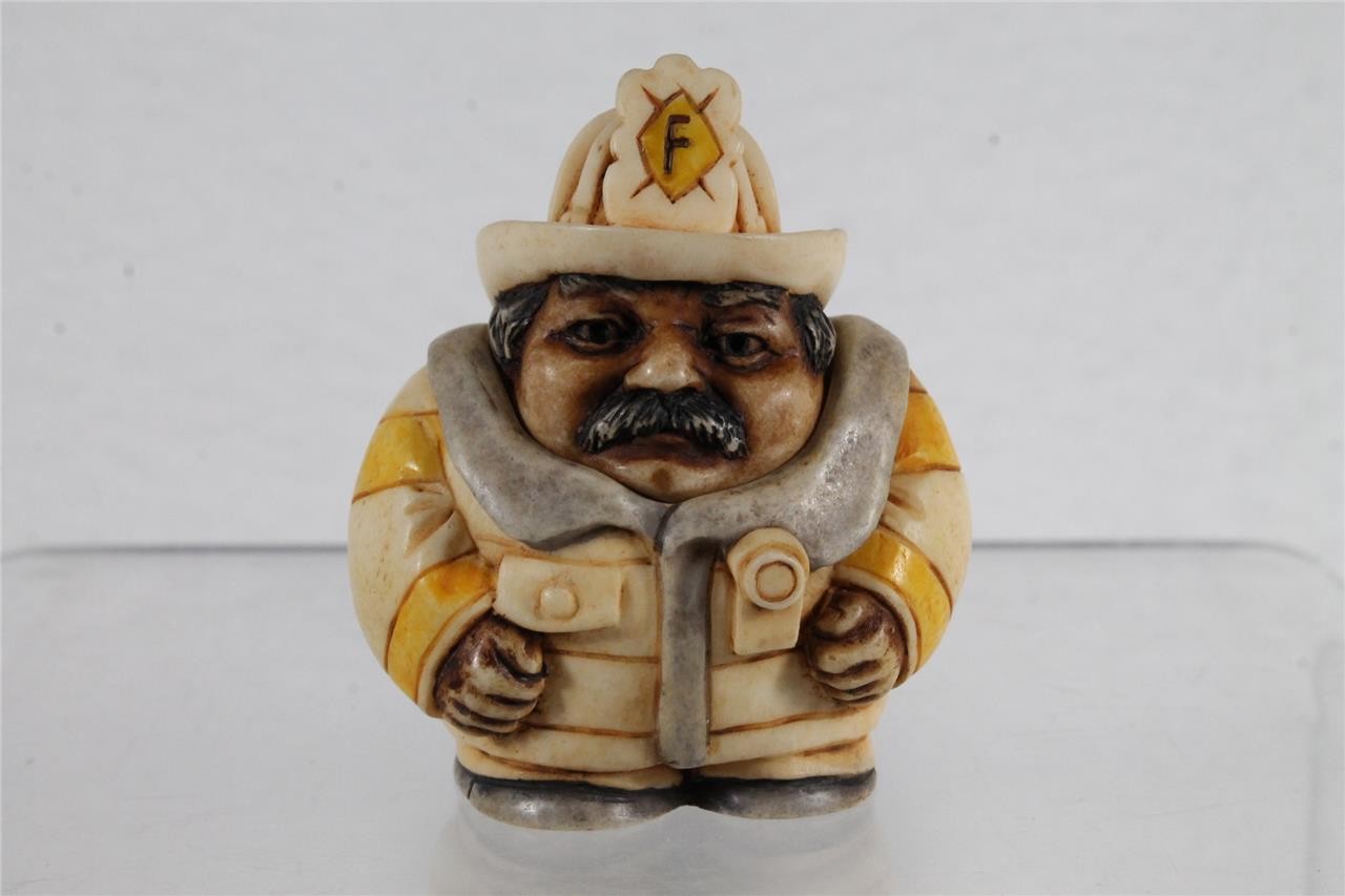 Harmony Kingdom Pot Bellys – FLAME TAMER 2 Firefighter – xPBPFI3 – Retired NIB