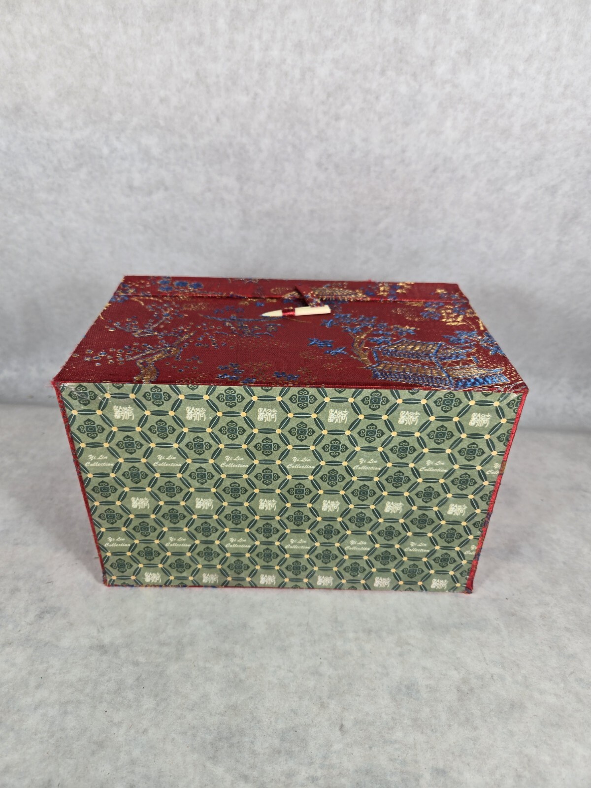 Vintage Yi Lin Arts & Treasures Hand Painted Egg 6″ Butterflies Stand And Box