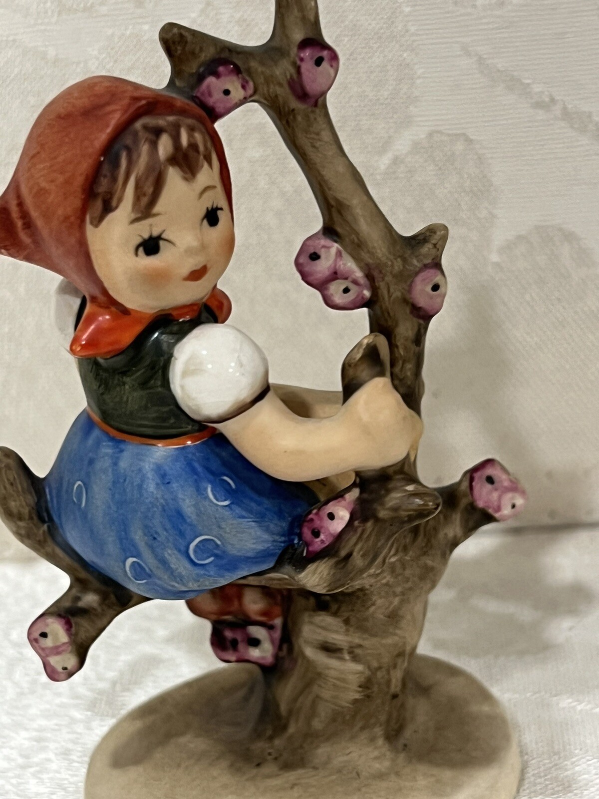 Vintage Goebel Hummel W. Germany “Apple Tree Girl” 4” Figurine