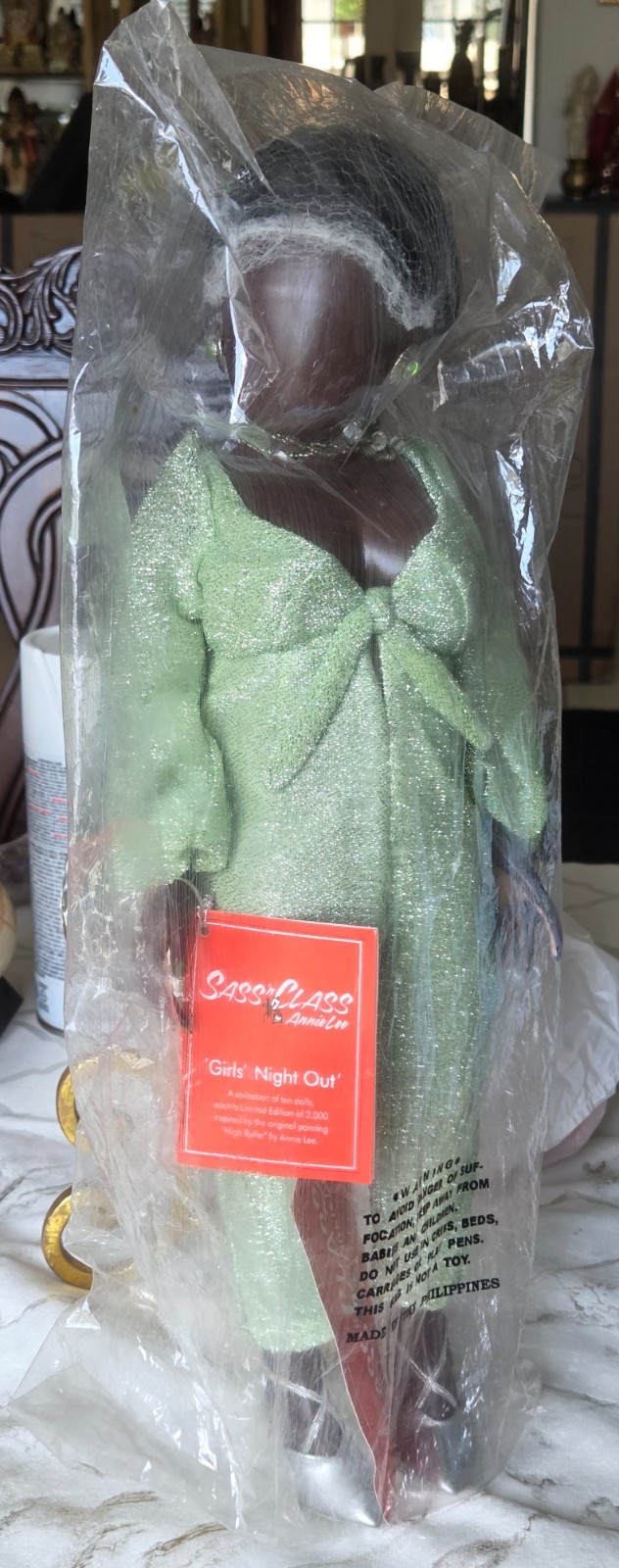 ANNIE LEE SASS ‘N CLASS DEBUT- Gorgeous In Green-Limited Edition of 2000 NEW NIP