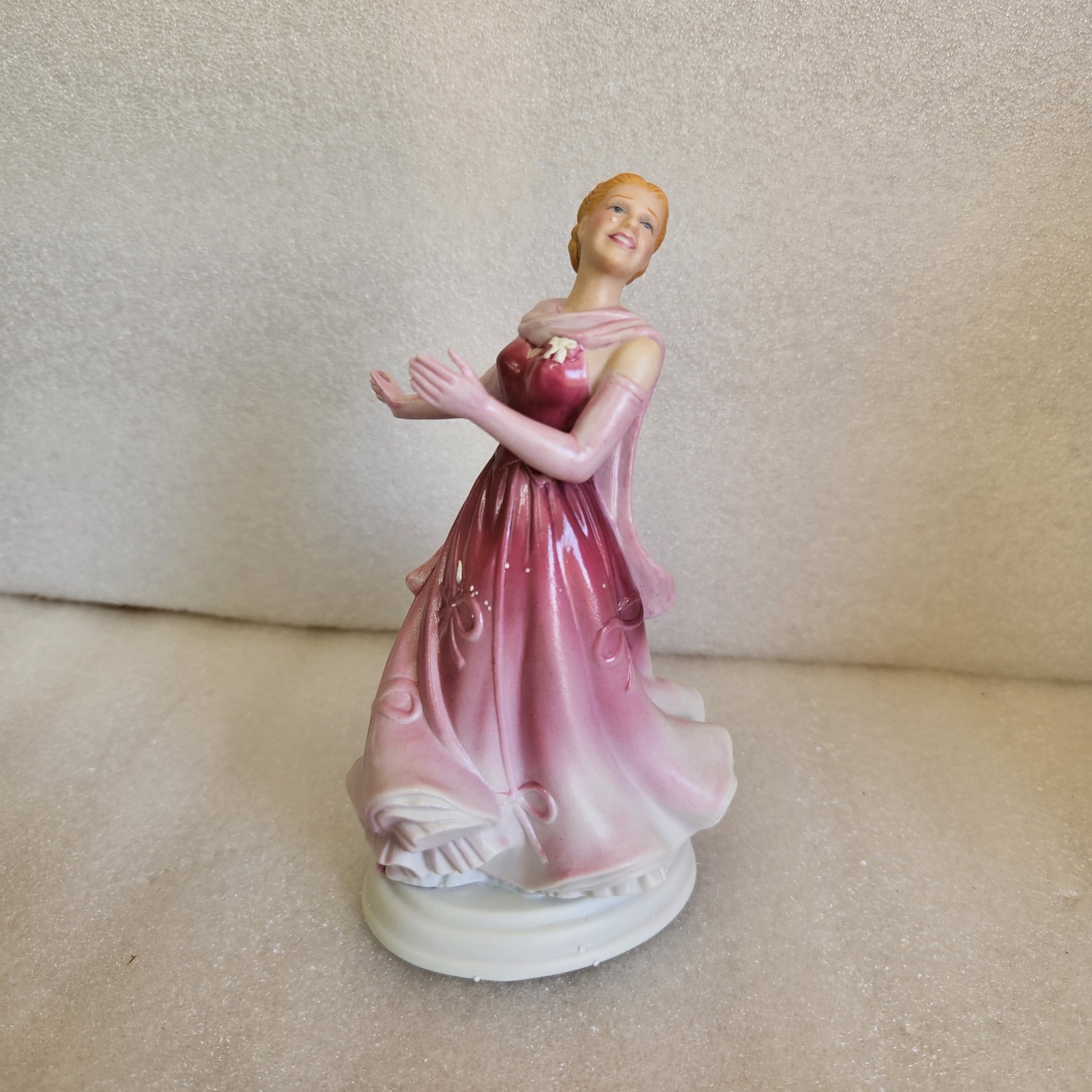 Avon Images of Hollywood Ginger Rogers as Dinah Barkley Figurine 1984 MGM boxed