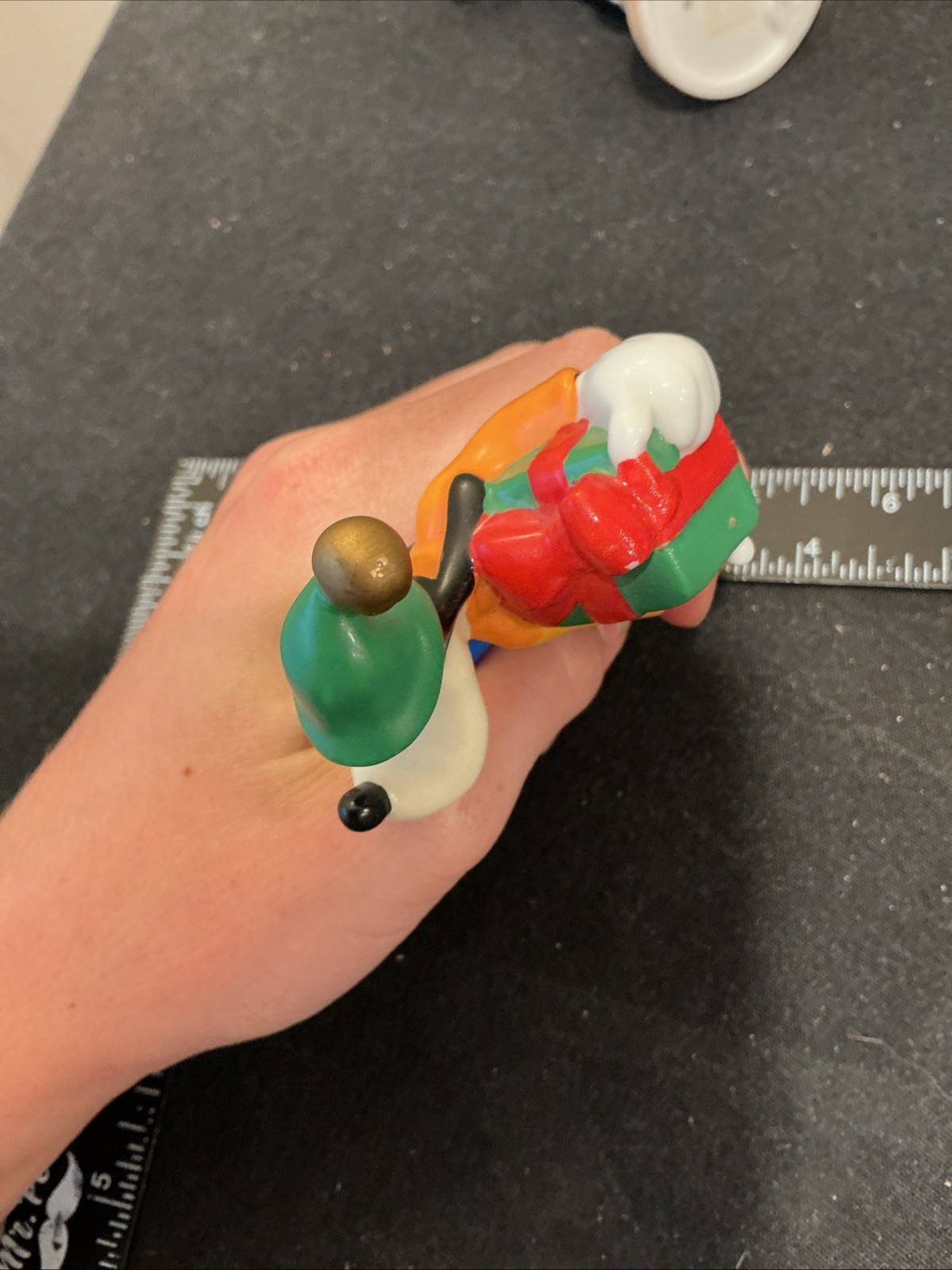 Christmas Goofy With Presents Gift Character Figure Disney Ceramic by Enesco Vtg
