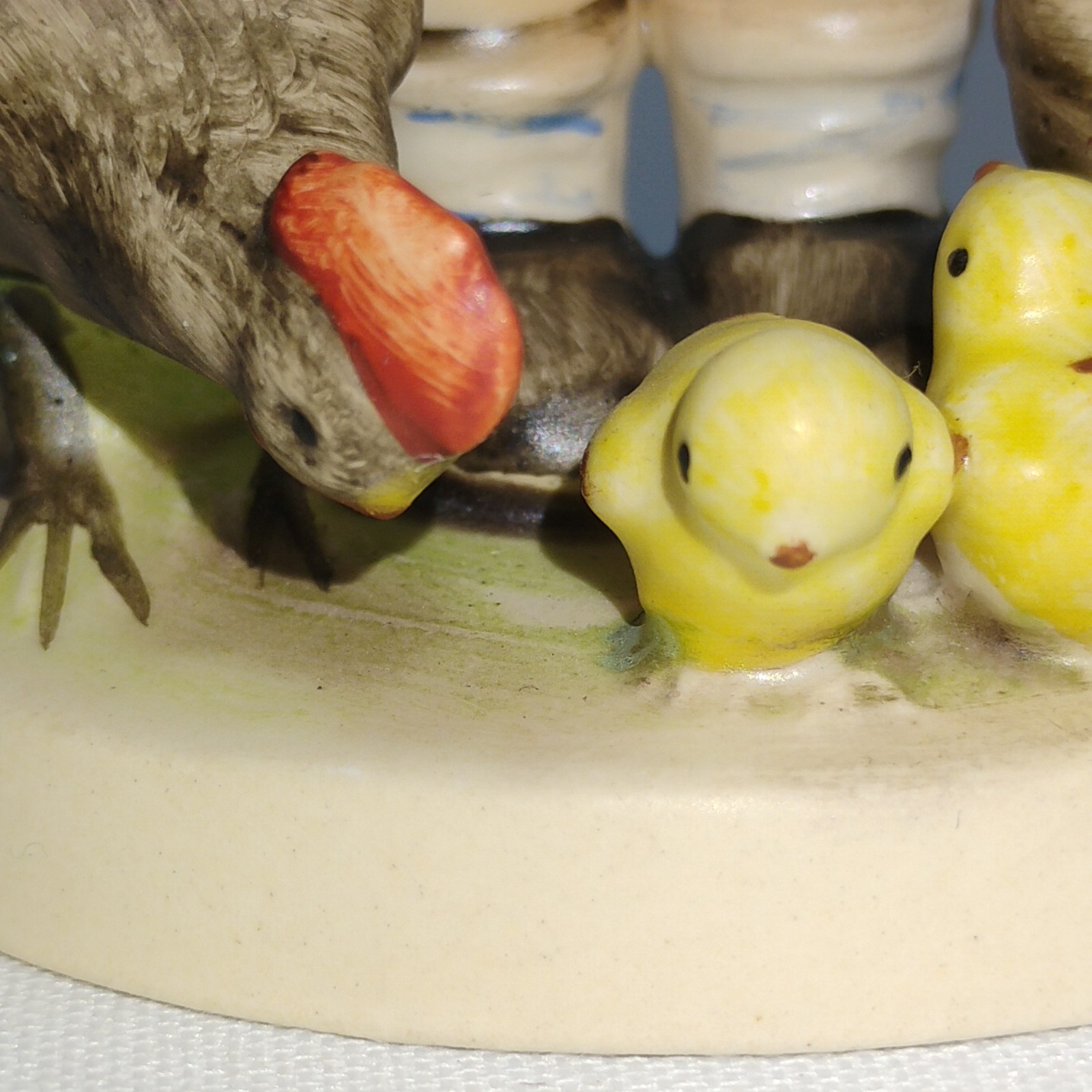 Hummel “FEEDING TIME” TMK4 #199/0 (4.5 inch) Excellent!