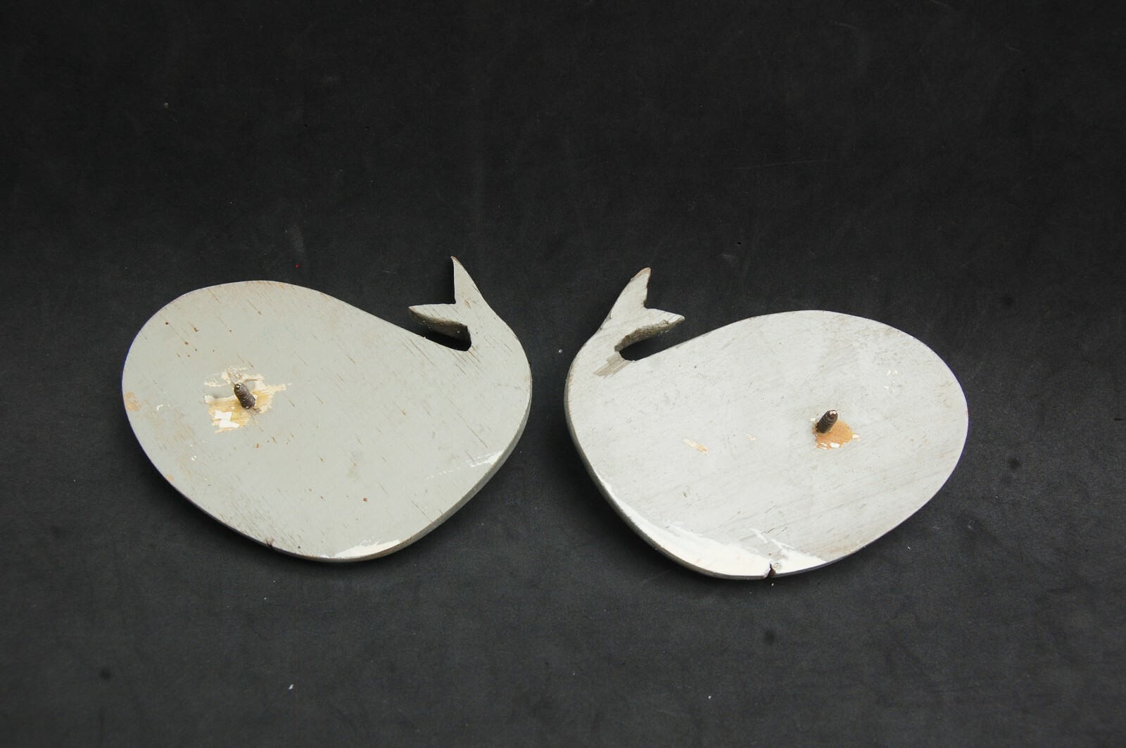 Folk Art Carved Wood Gray Whale Pair 4 1/2″ x 2 3/4″ Wall Hanging Nautical Decor