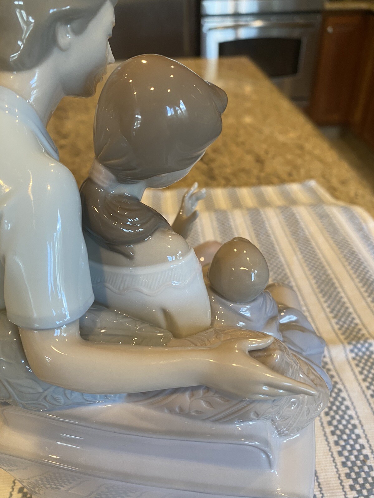Lladro 6986 A Circle Of Love – Mint Condition