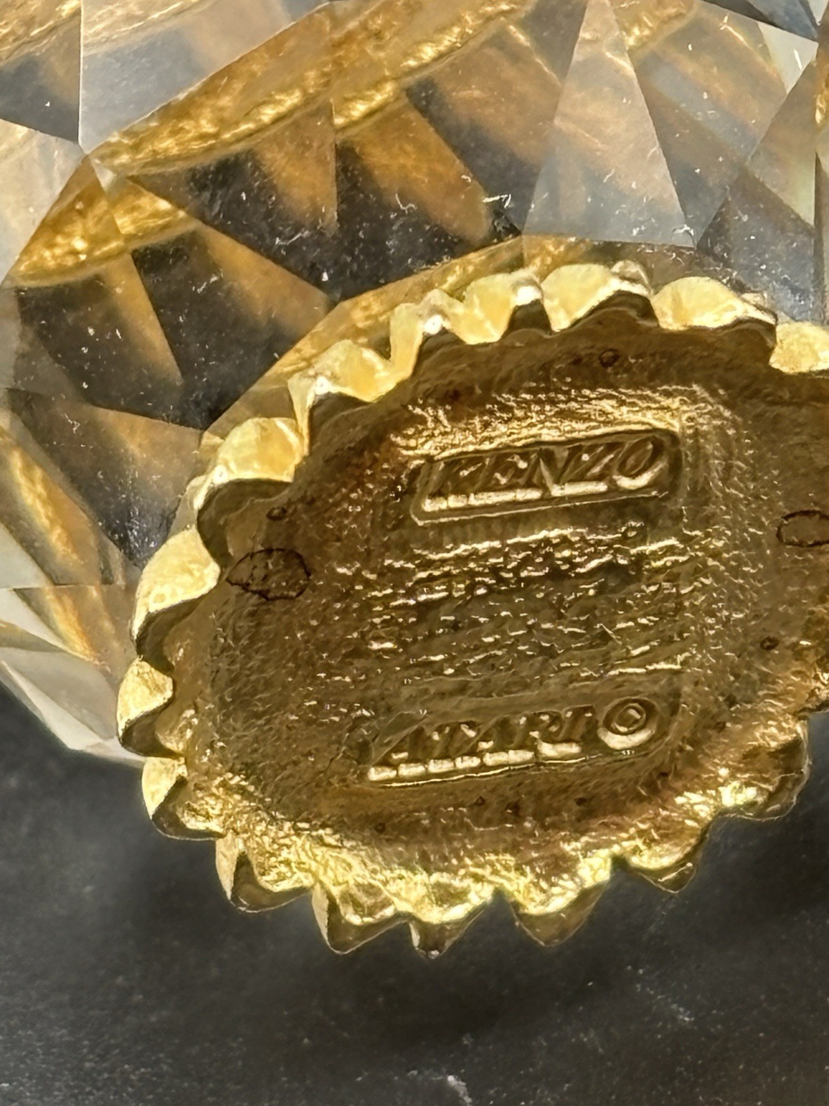 Kenzo Atari Mini Crystal Pineapple Fruit w/Gold Toned Leaves 2″ Tall