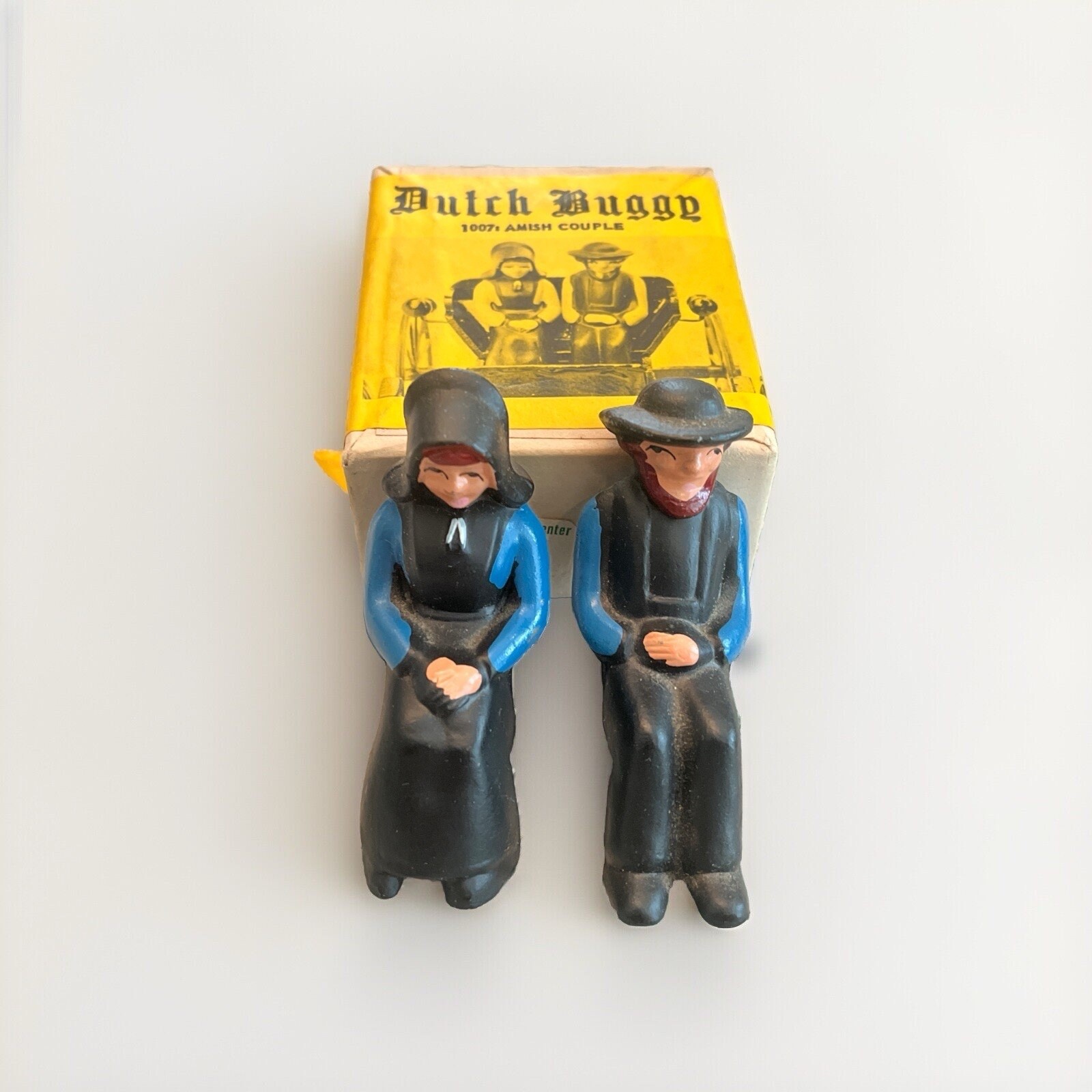 VINTAGE 3” CAST IRON DUTCH BUGGY 1007 AMISH COUPLE FAMILY MAN WIFE ORIGINAL BOX