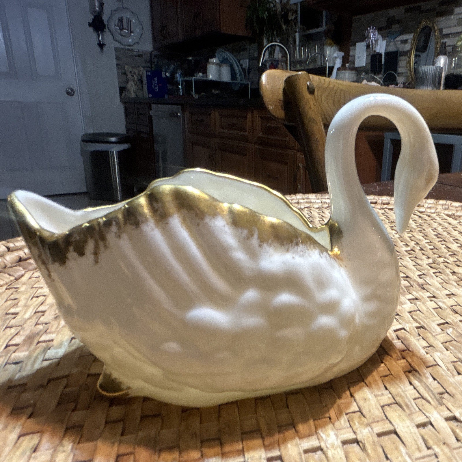 Lenox vintage Porcelain Swan Figurine White & Gold Trim Traditional 100-86
