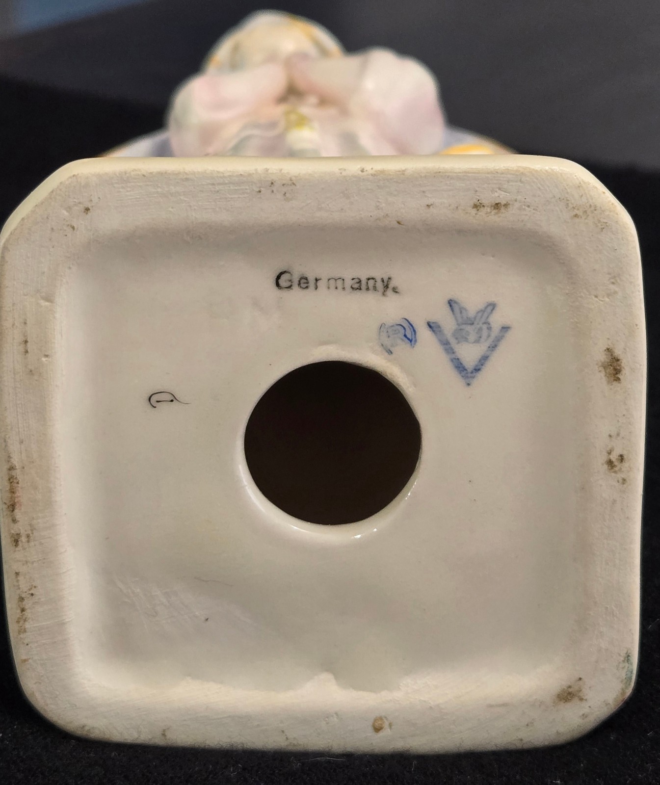 Vintage Goebel Madonna Virgin Mary Figurine TMK-2 Full Bee Germany 10.75″ Rosary