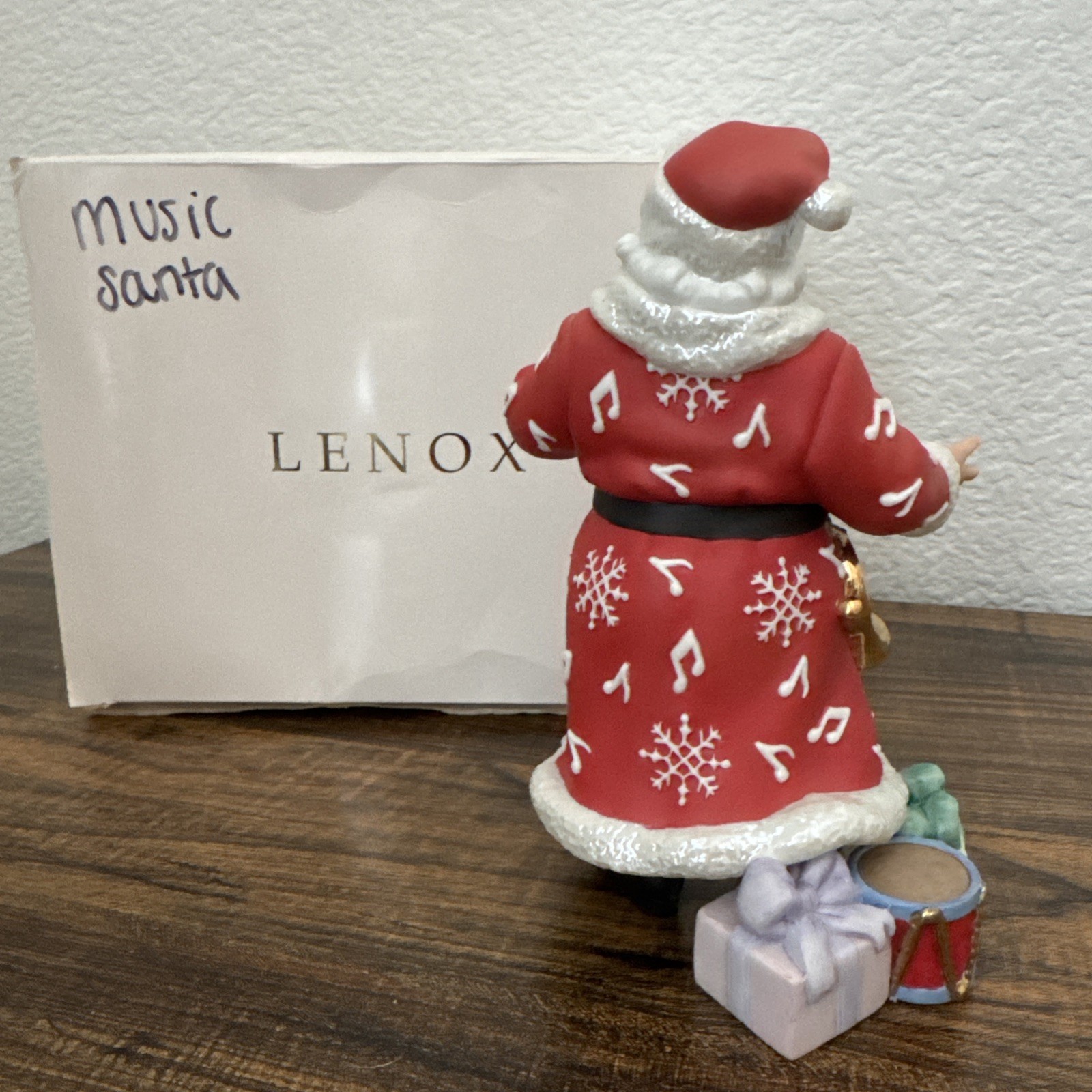 2002 Lenox Collections Santa Singing – Annual Santa Figurine