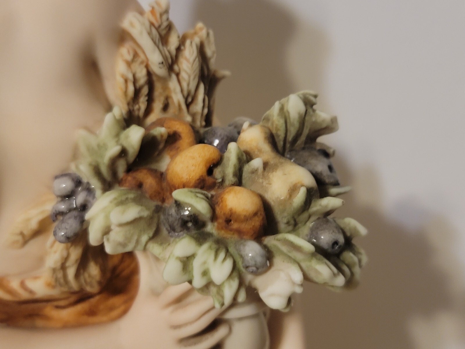 Giuseppe Armani Lady Cornucopia 0182C Figurine Capodimonte Florence Porcelain