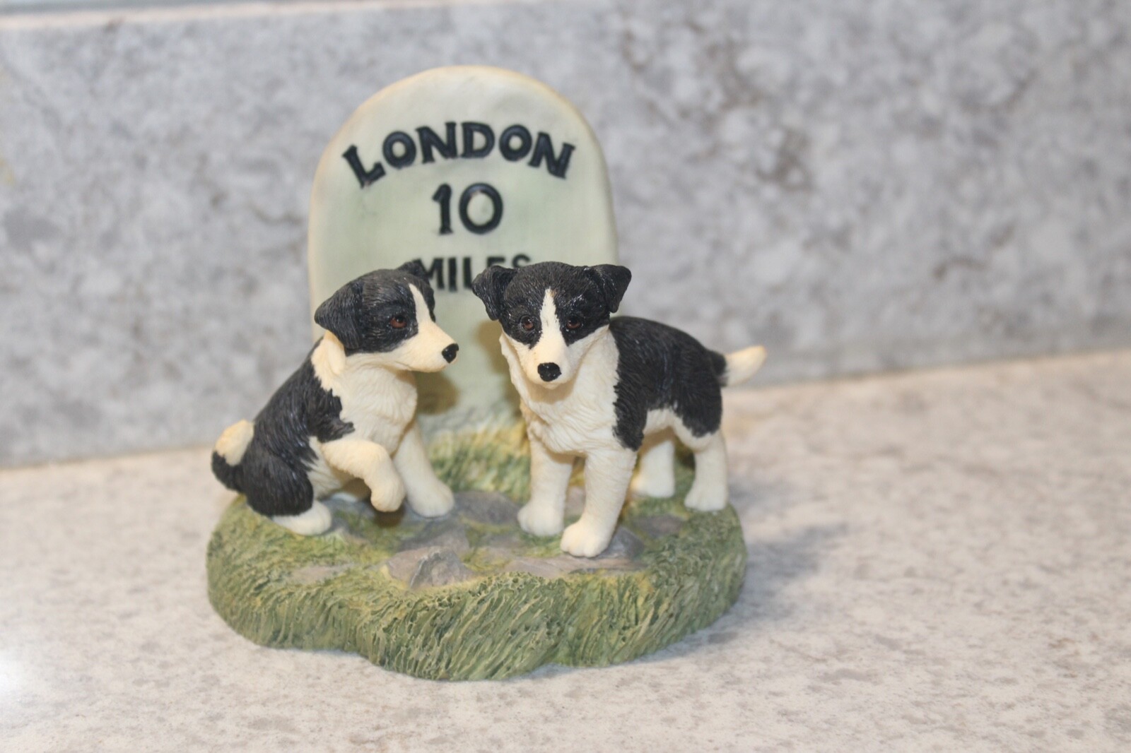 Vintage Leonardo Fox Hounds Dogs London 10 Miles Figure