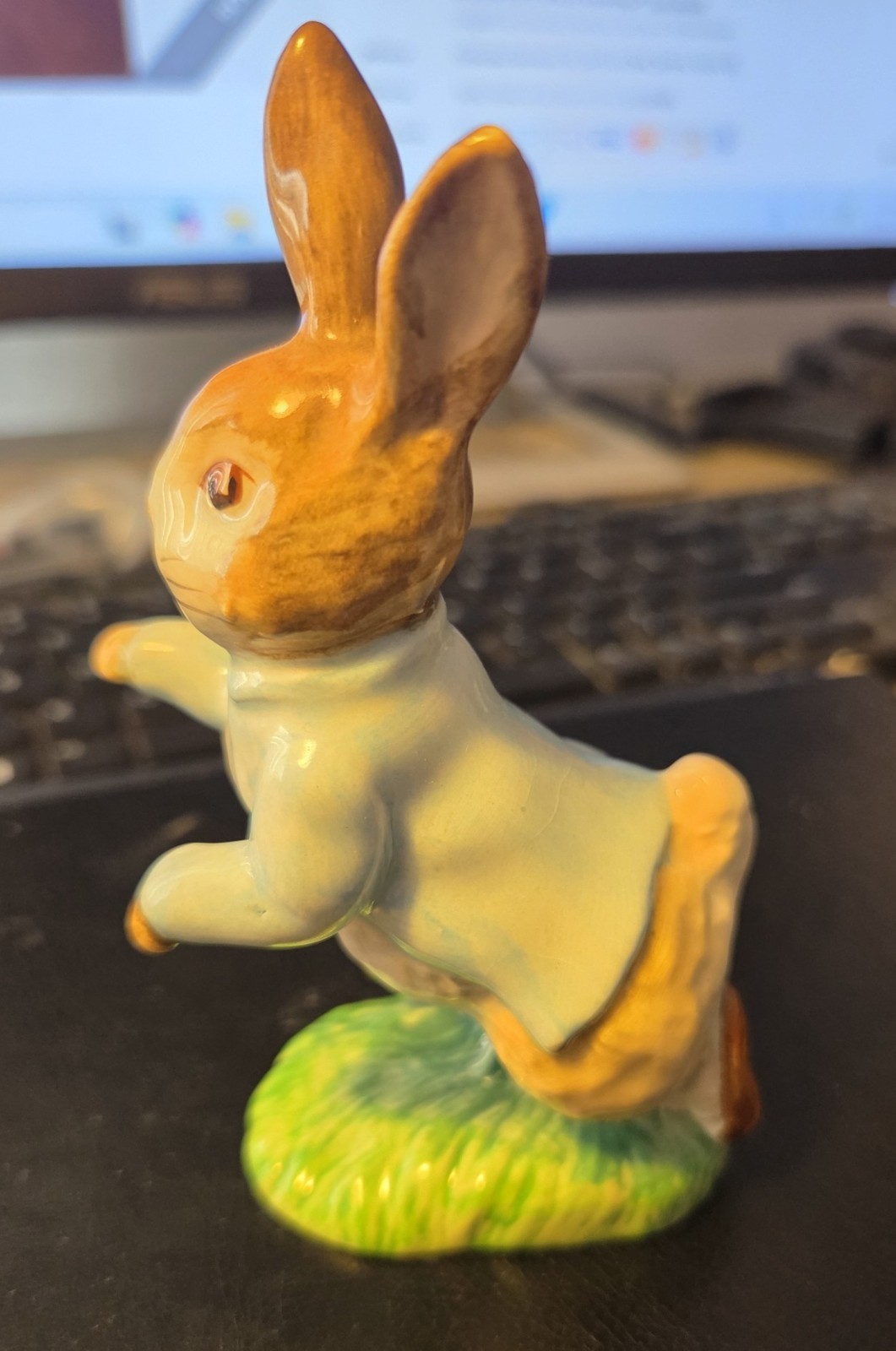 Beatrix Potter “PETER RABBIT” Figurine 1948 Beswick England