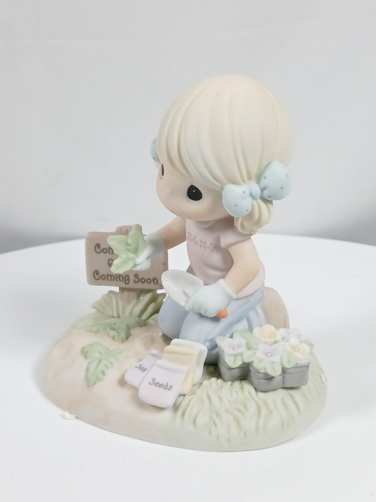 Precious Moments Figurine 2008 Membership – Garden Till Your Hearts Content