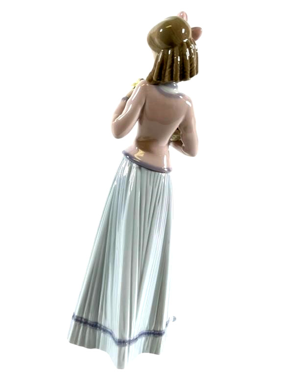 LLADRO INNOCENCE IN BLOOM 1996 SOCIETY PORCELAIN FIGURINE 7644G