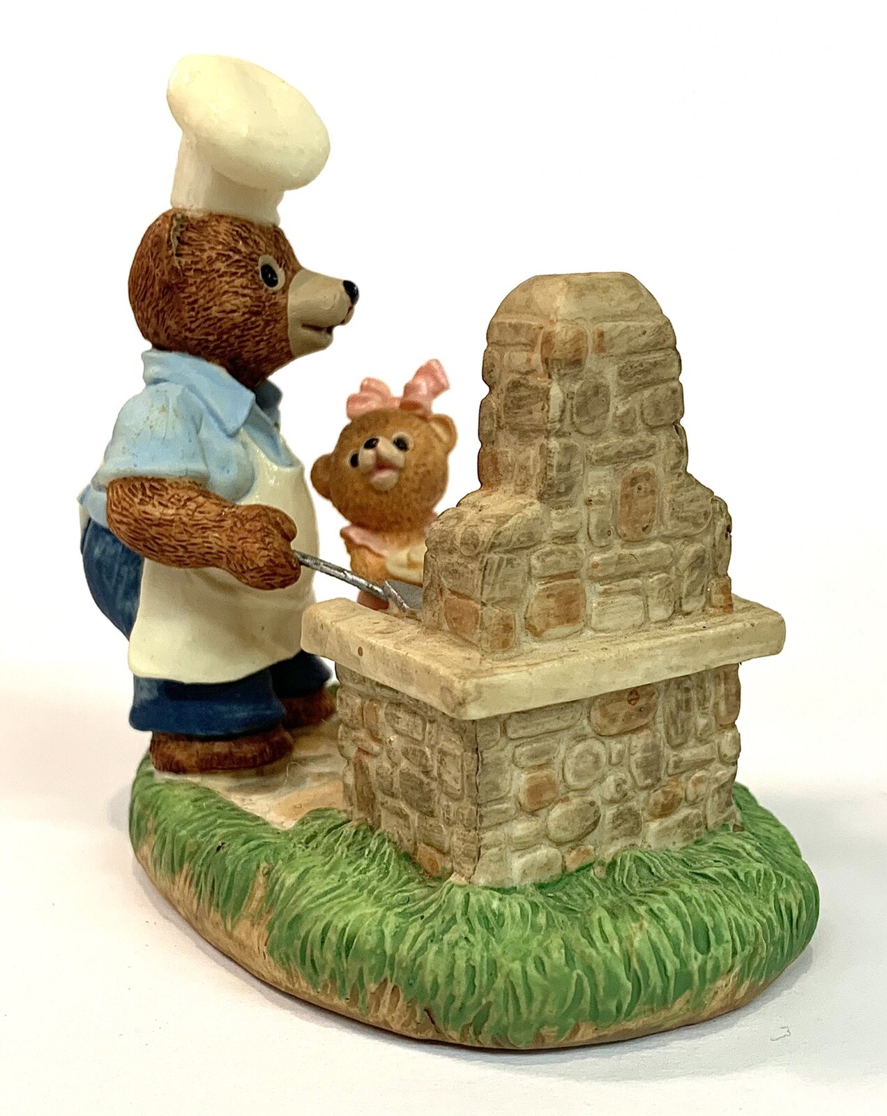 Hallmark Tender Touches Figurine “Bears At BBQ Servin’ Up Smiles” 1991 QEC941-9