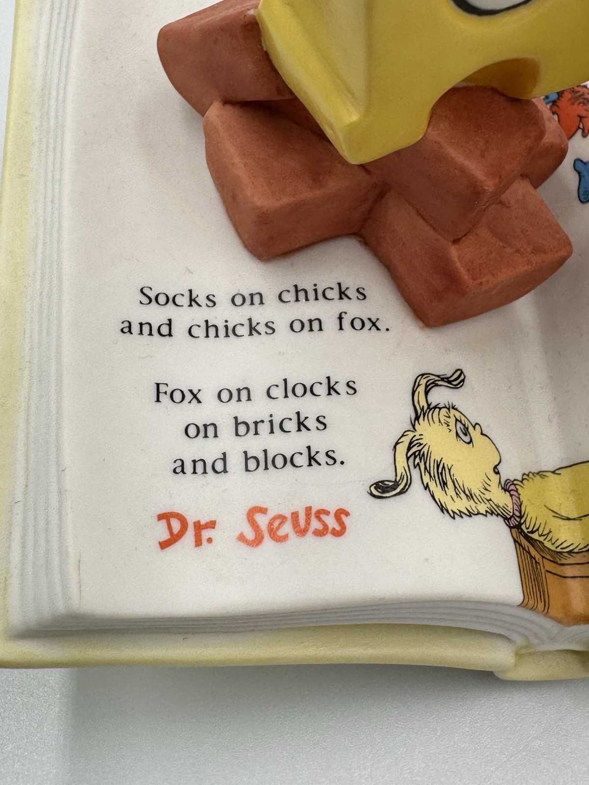 Hallmark Dr. Seuss Collection Fox in Socks Porcelain Figurine Boxed 2000