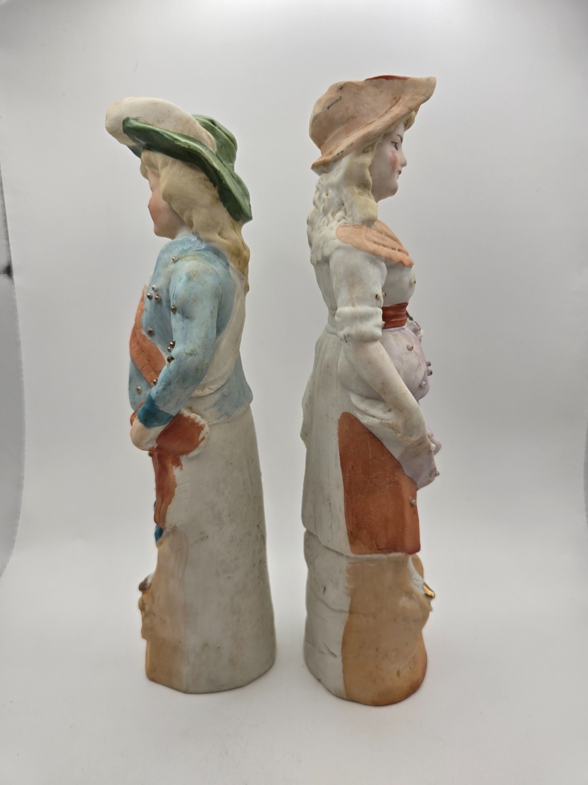 Vintage Porcelain Colonial Couple Figurines Pair Hand Painted Gold Accents 8″