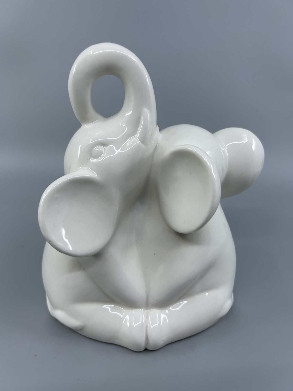 CRACKER BARREL Exclusive Cuddling Elephants Figurine with Original Box