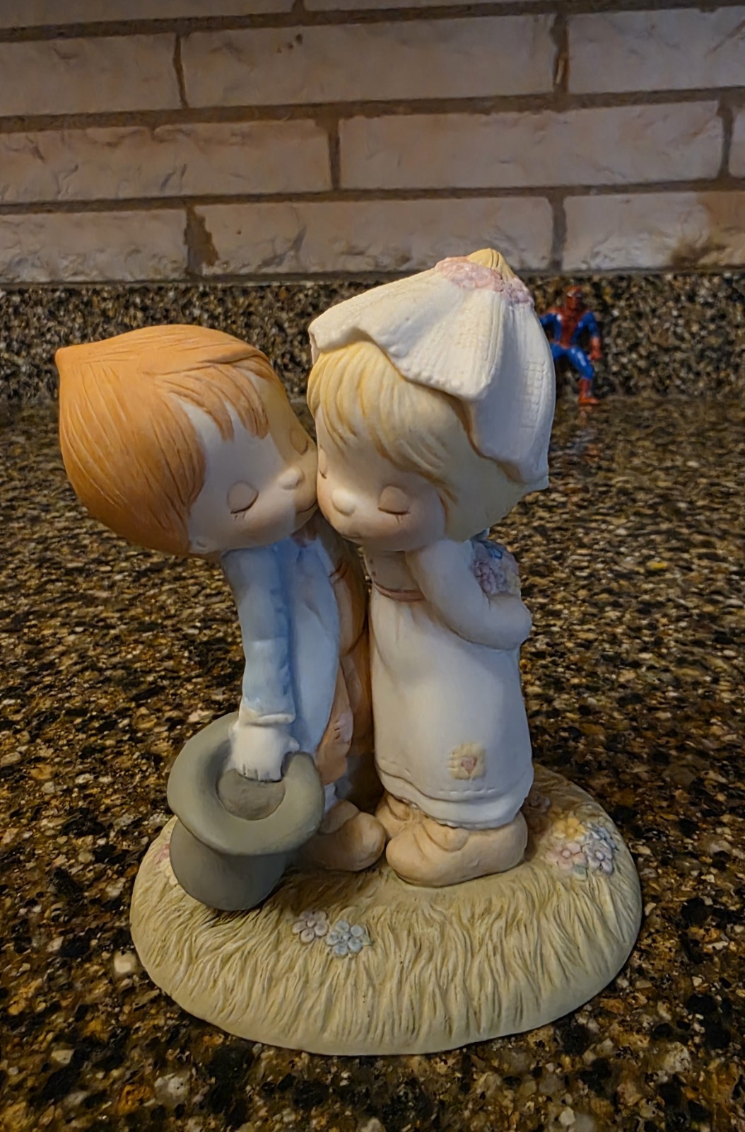 Precious Moments Porcelain Figurine Boy & Girl Kissing Love People Multicolor