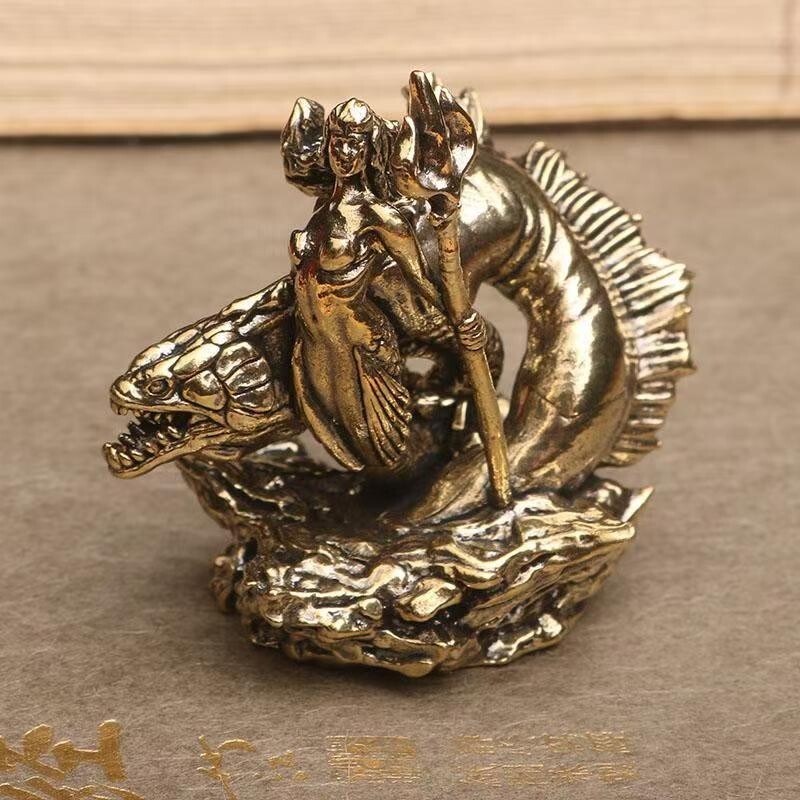 Brass solid small ornament Medusa battle dragon fish tea pet ornament