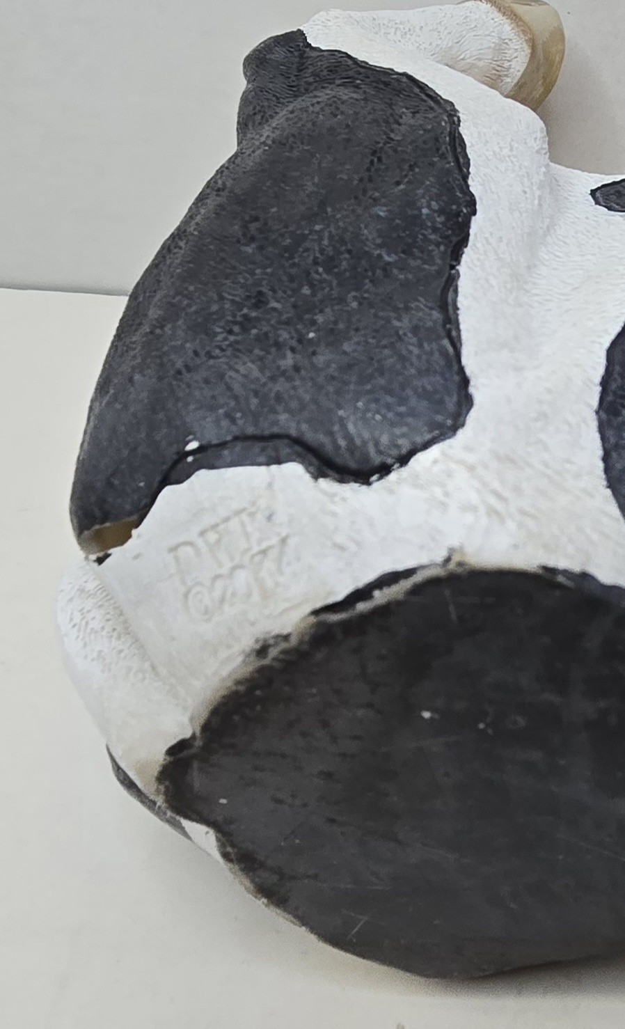 Cow Figurine DWK 2014 Spotted White Black Resin Single Wine Bottle Holder