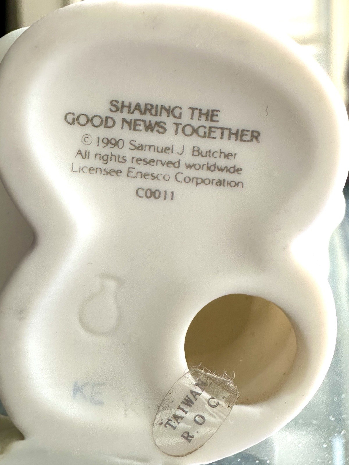Precious Moments Vintage 1991 Symbol of Membership Sharing Good News Together