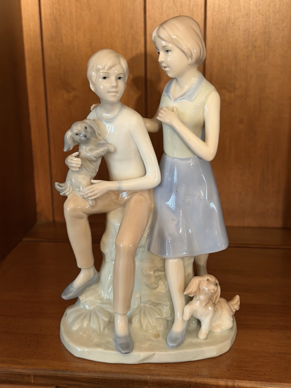 BOY & GIRL WITH DOGS FIGURINE 9 X 6″ BEAUTIFUL SHINY FINISH