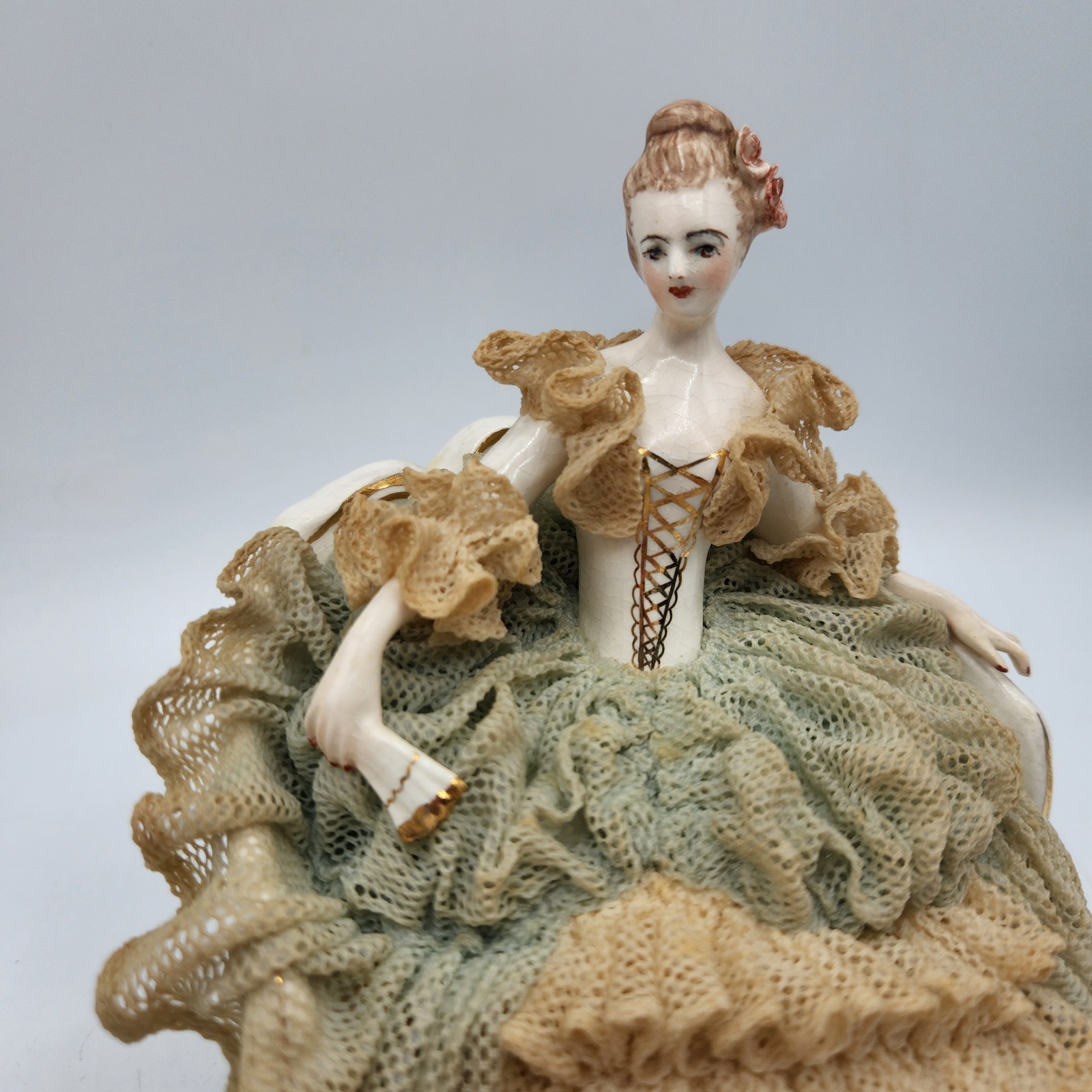 CALIFORNIA DRESDEN LADY IN CHAIR BY AVIS 1940’S WITH FAN No Damage 5 1/2″