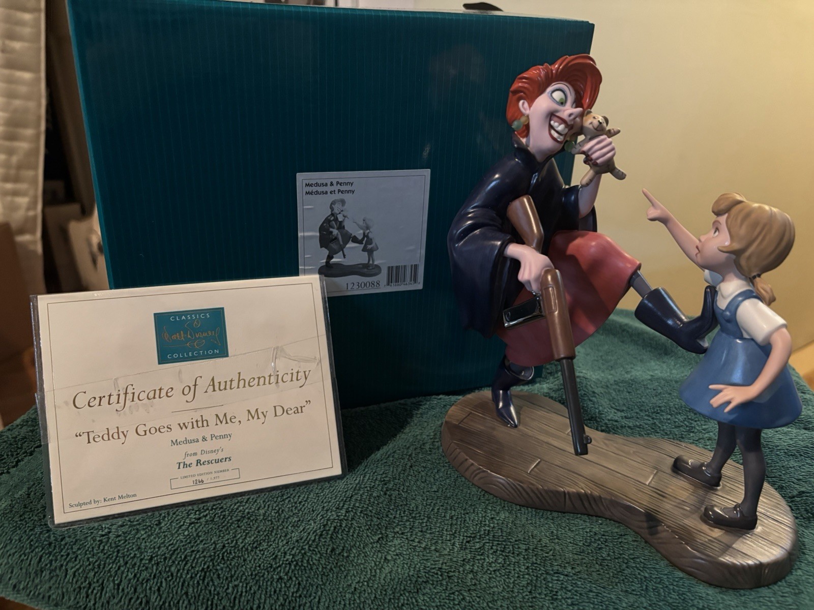 RARE Disney Classics Collection Medusa And Penny The Rescuers Ltd Ed Figurine