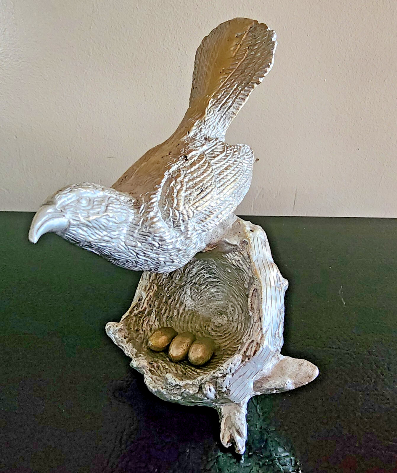 Decor Momma Bird Sitting on Protecting Nest with removable Eggs VTG Pewter Brass