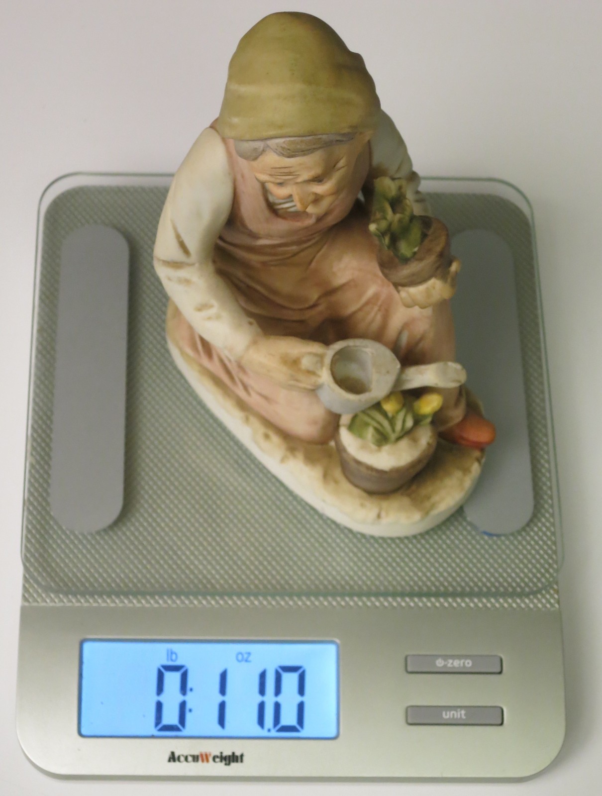 OLD WOMAN Watering Can Porcelain Figurine HOMCO Made In Japan 6.50” Tall VINTAGE