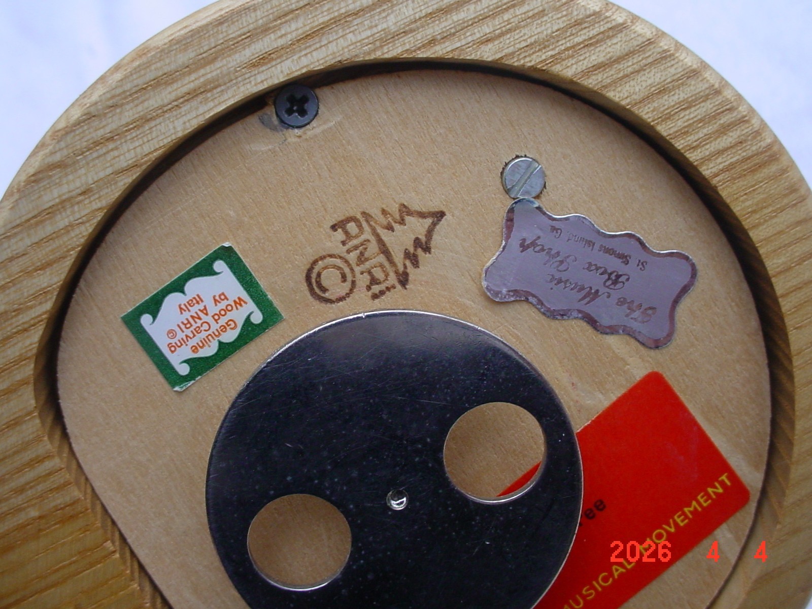 Girl in the Egg Wood Carved Music Box ANRI Ferrandiz Music – Italy