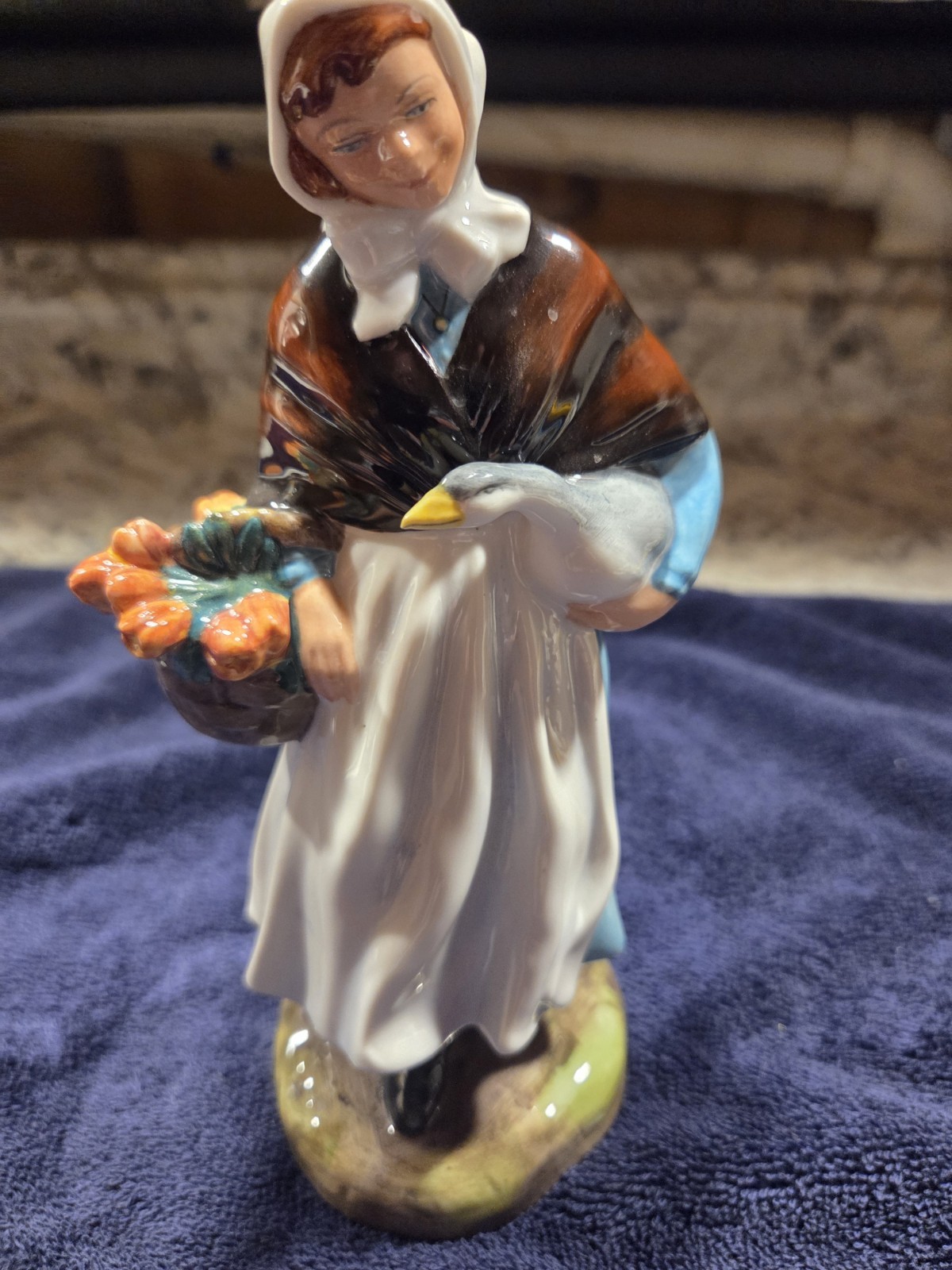 Royal Doulton Figurine Country Lass HN 1991 Circa 1974 England, Estate Find, VGT